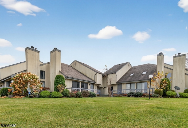 Franklin Twp., New Jersey, 08873, United States, 2 Bedrooms Bedrooms, ,3 BathroomsBathrooms,Residential,For Sale,1993021