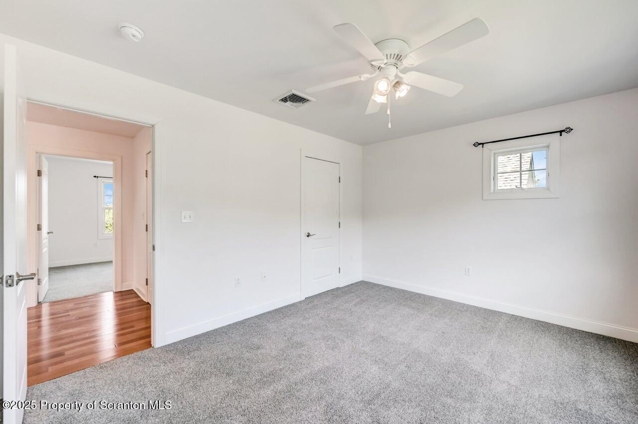 Throop, Pennsylvania, 18512, United States, 3 Bedrooms Bedrooms, ,3 BathroomsBathrooms,Residential,For Sale,1889511