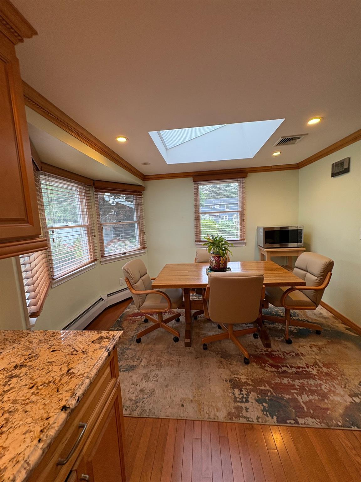 Hauppauge, New York, 11788, United States, 4 Bedrooms Bedrooms, ,3 BathroomsBathrooms,Residential,For Sale,1924109