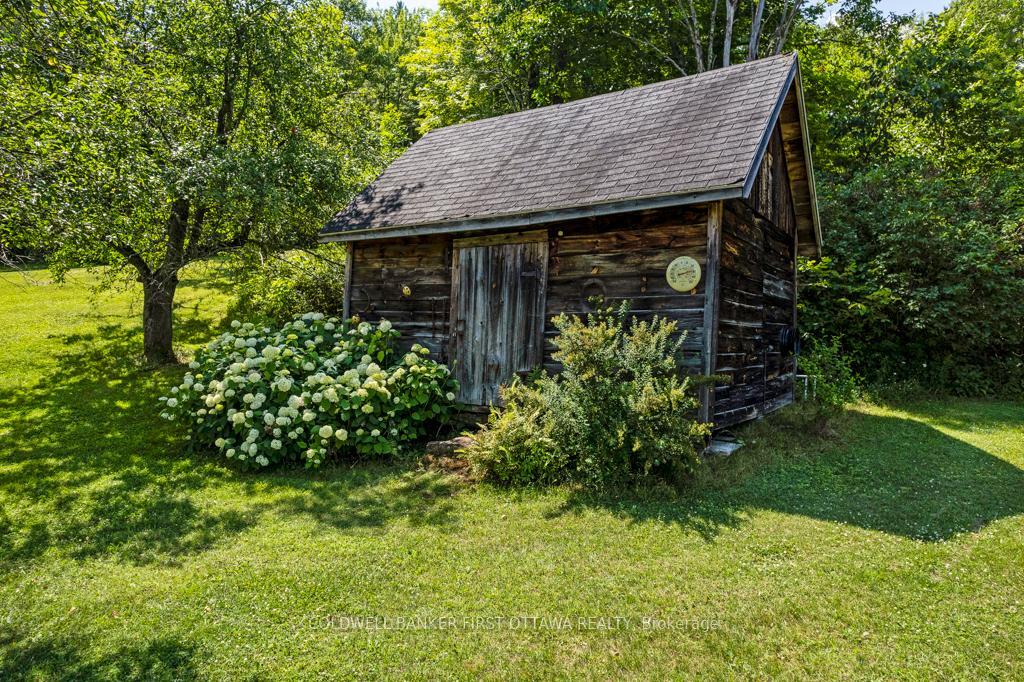 LANARK HIGHLANDS, Ontario, K0G 1K0, CA, 3 Bedrooms Bedrooms, ,Residential,For Sale,1947994