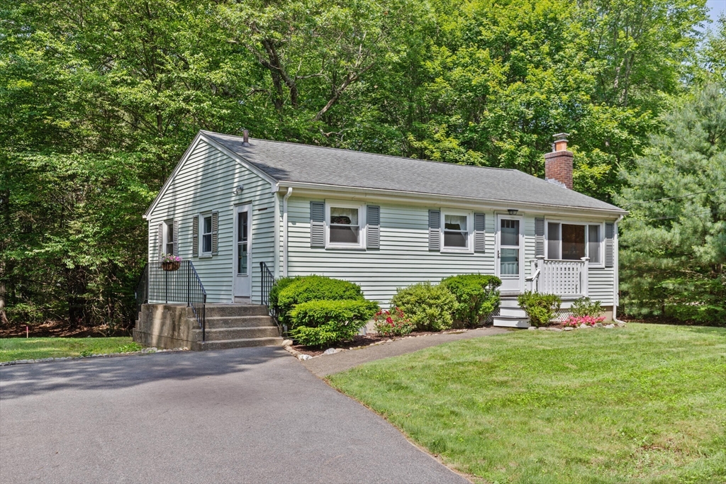 Easton, Massachusetts, 02356, United States, 3 Bedrooms Bedrooms, ,1 BathroomBathrooms,Residential,For Sale,1895599