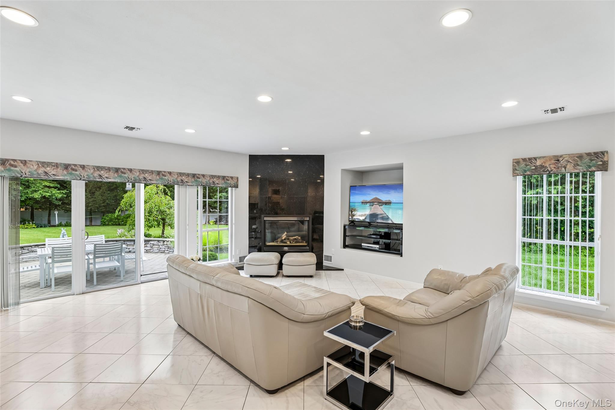  75 Arbor Field Way, Lake Grove, NY, 11755 - 物件實景