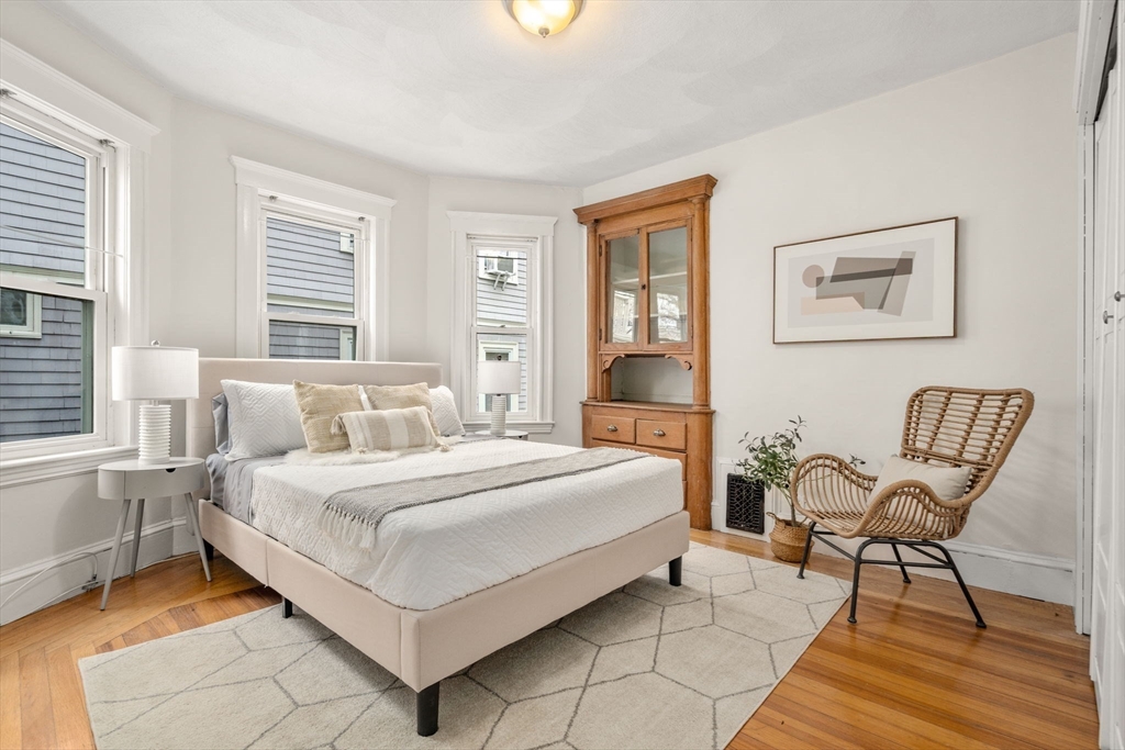 Cambridge, Massachusetts, 02140, United States, 2 Bedrooms Bedrooms, ,1 BathroomBathrooms,Residential,For Sale,1996055