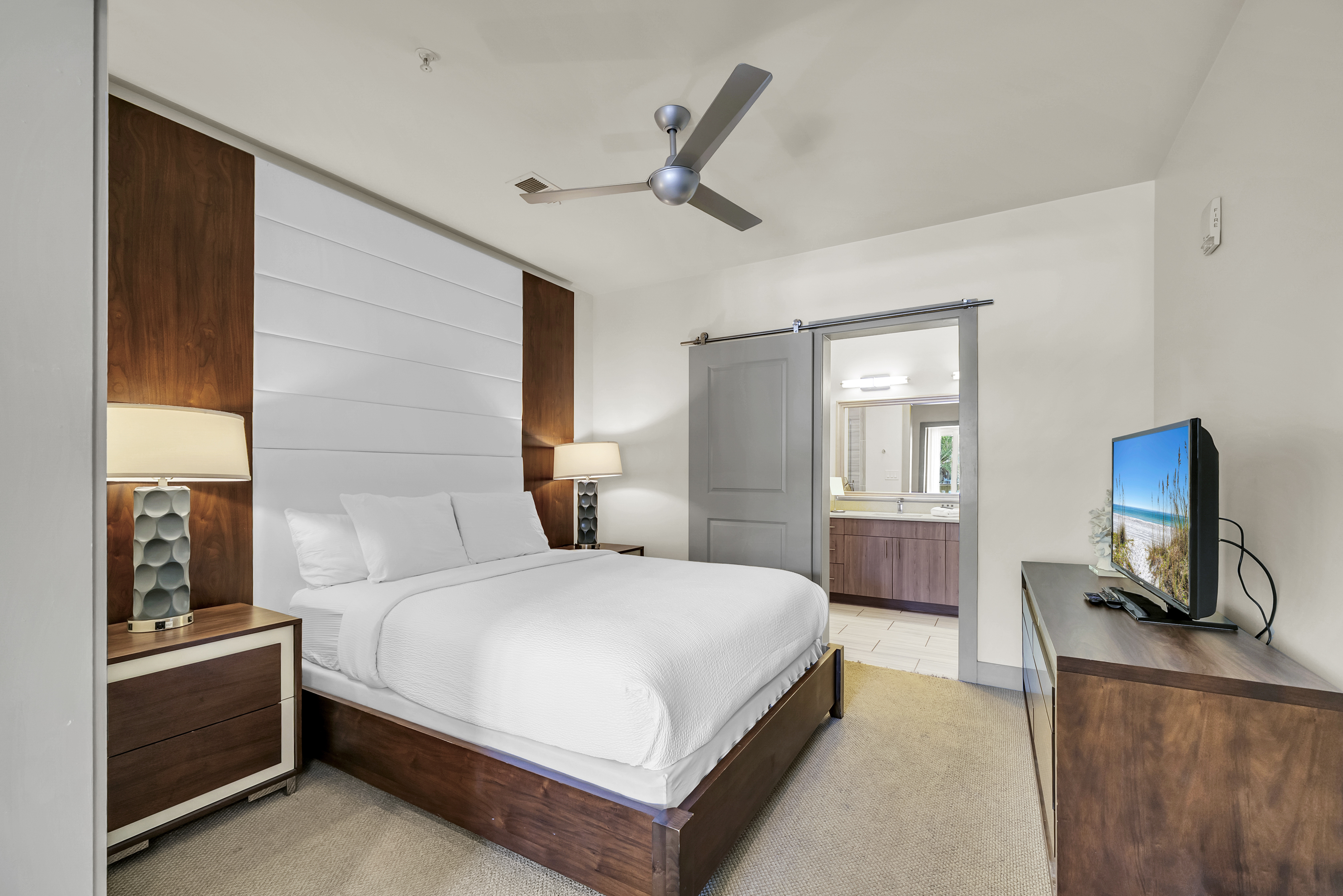  Elegant Resort Residence With Pool Views And Rooftop Lounge - 物件實景