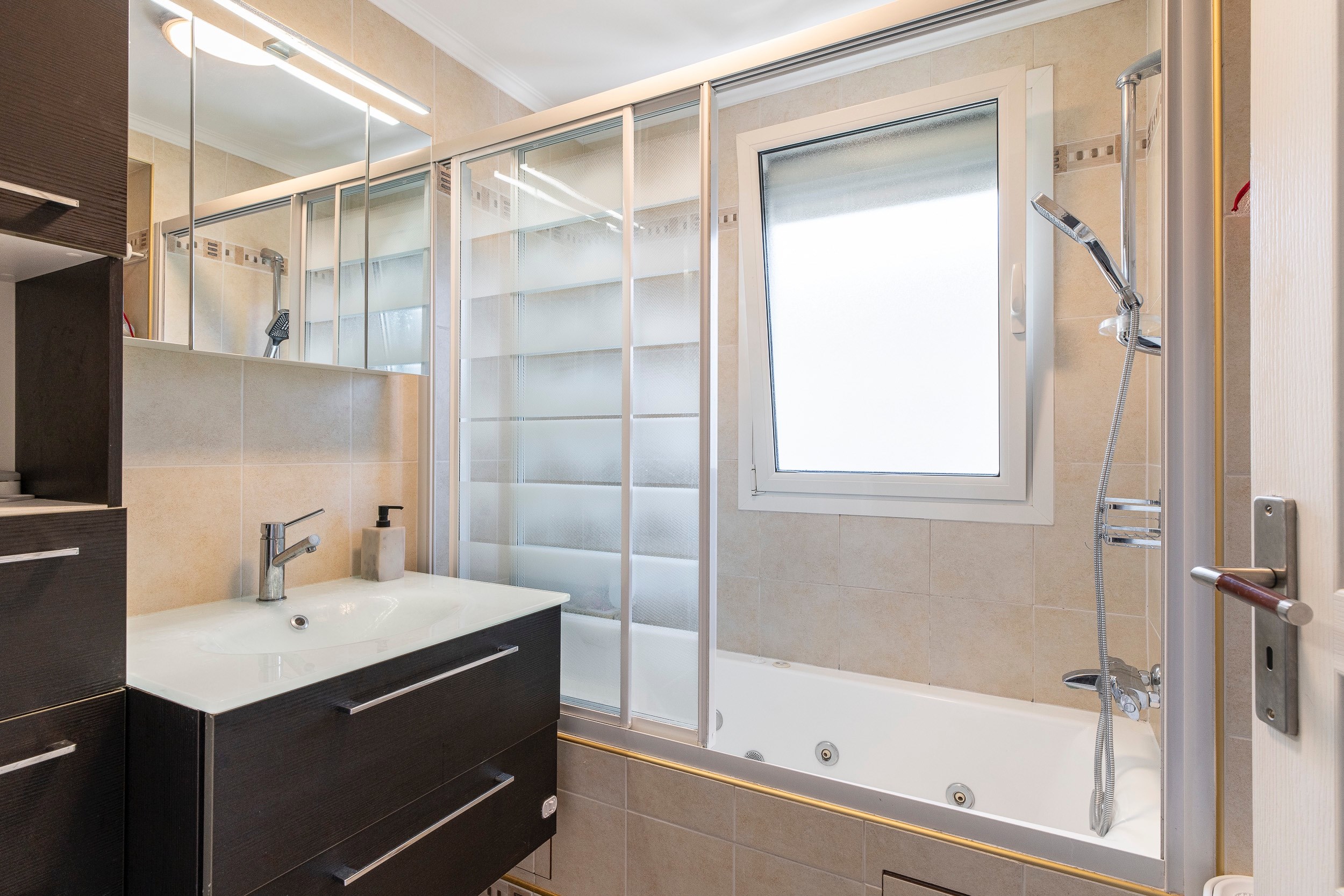  4-room sea-view apartment for sale in Saint-Laurent-du-Var – Near Cap 3000 and … - 物件實景