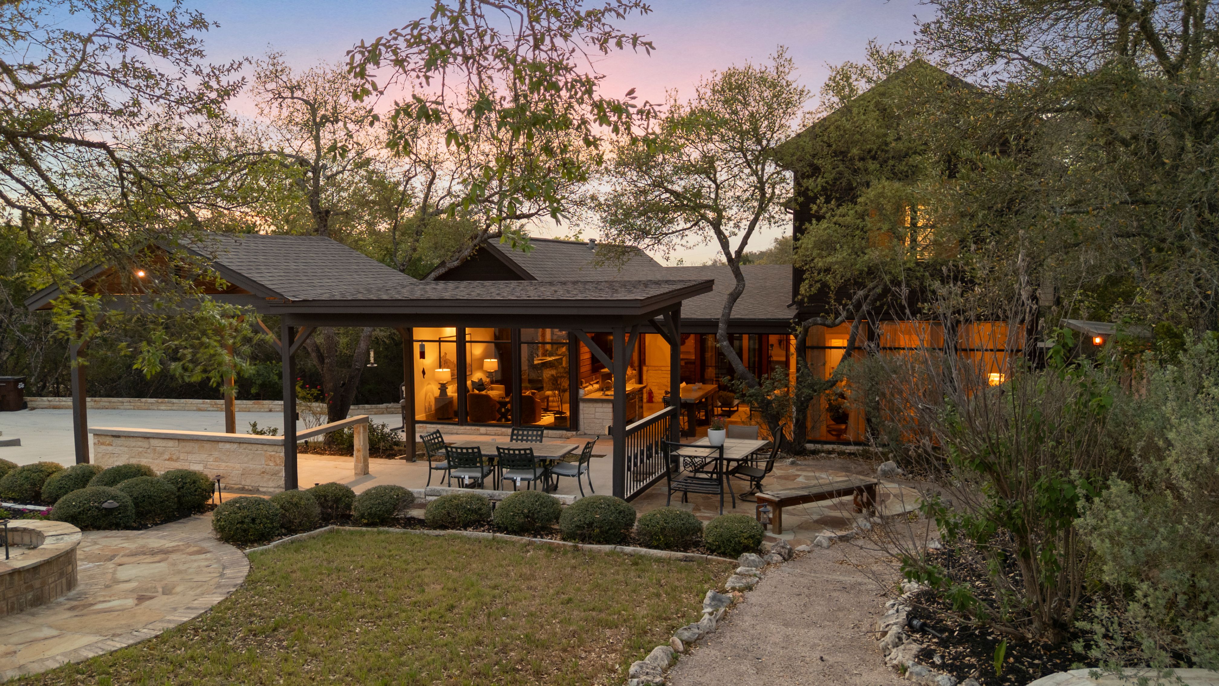  Spring Branch Luxury on 2.3 Acres - 物件實景