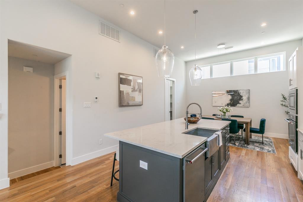 Dallas, Texas, 75204, United States, 3 Bedrooms Bedrooms, ,4 BathroomsBathrooms,Residential,For Sale,1848953
