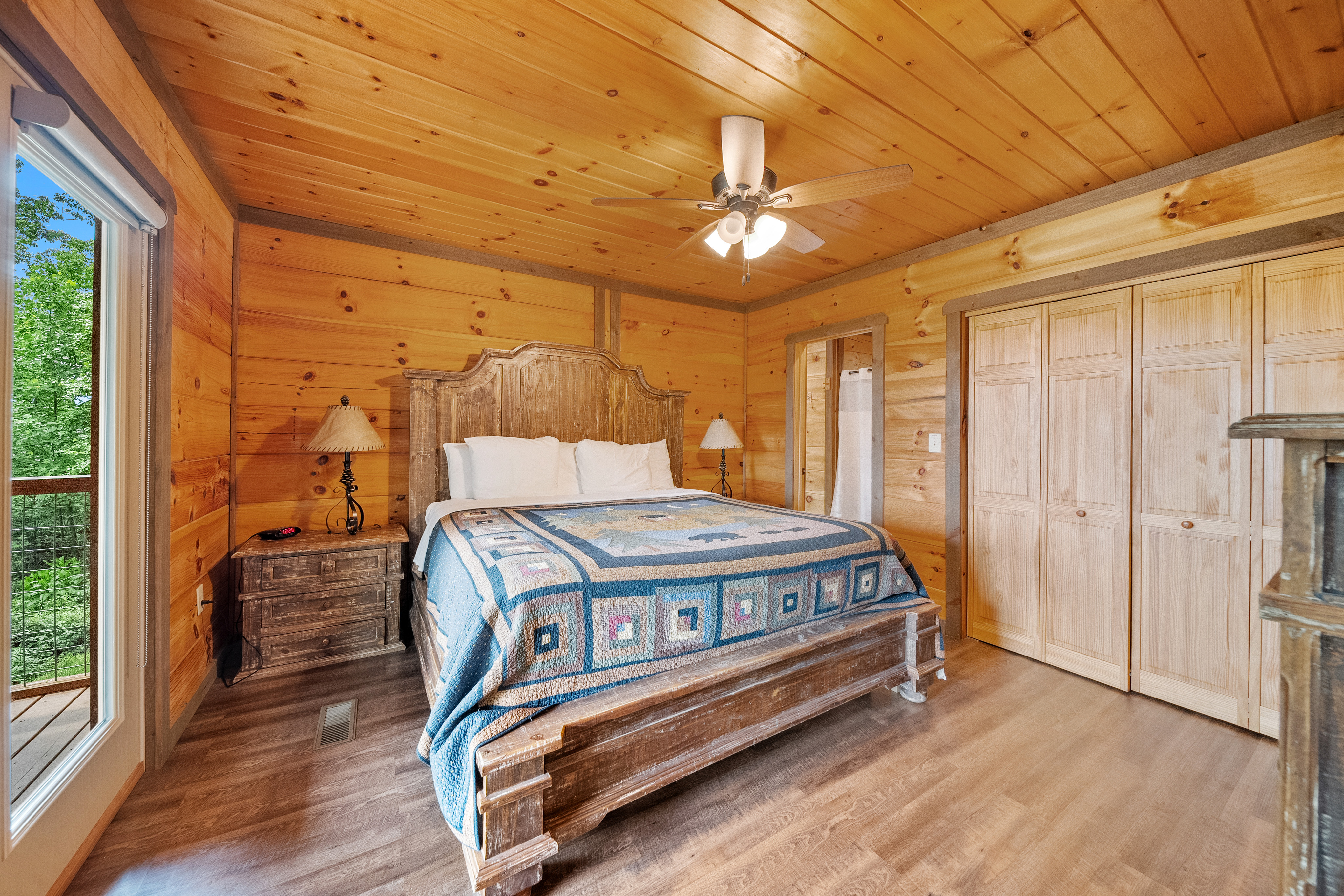 Sevierville, Tennessee, 37862, United States, 5 Bedrooms Bedrooms, ,7 BathroomsBathrooms,Residential,For Sale,1977744