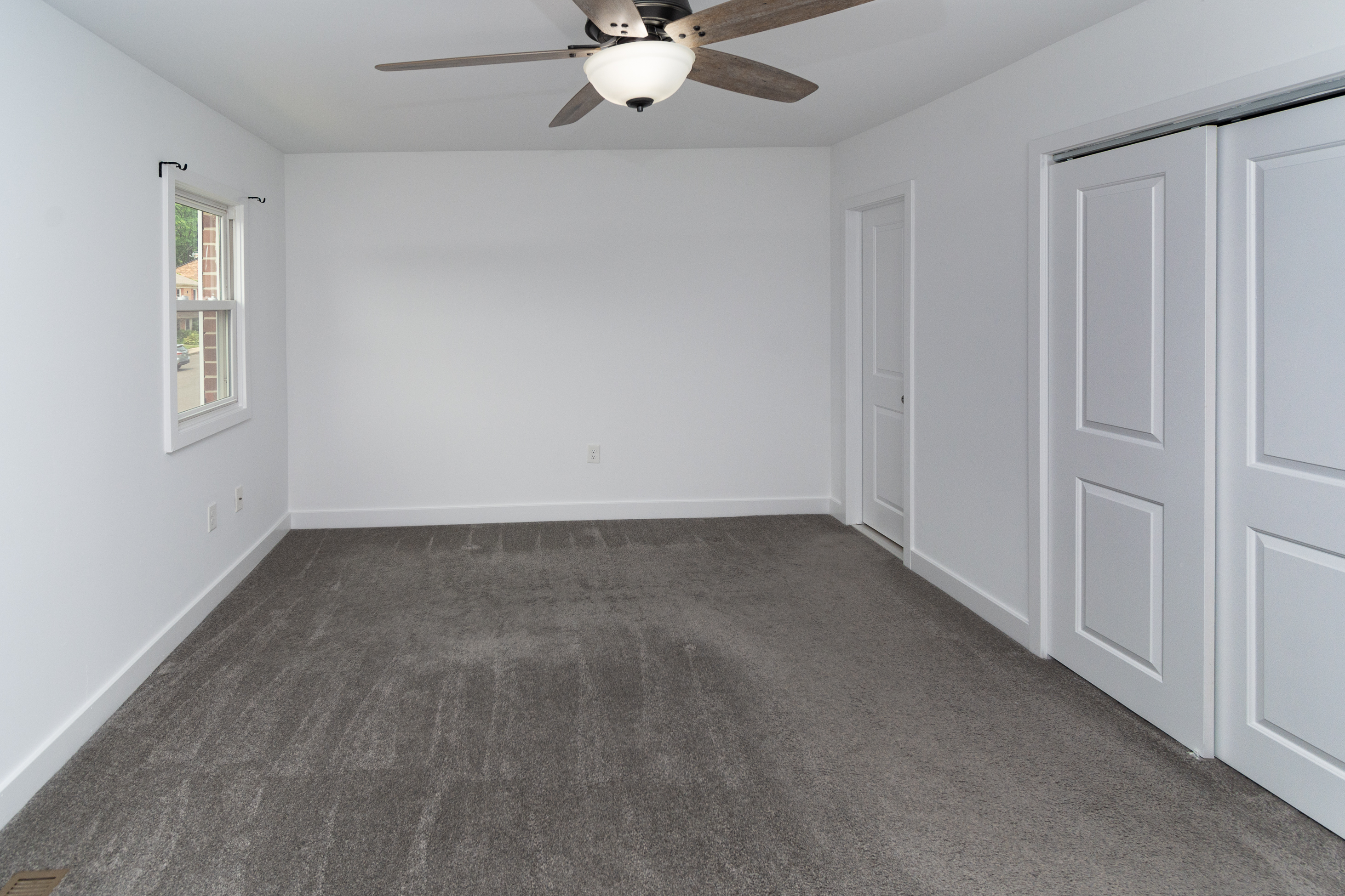  Stylish Three-Bedroom Townhome Near Shops, Dining and SEPTA - 物件實景