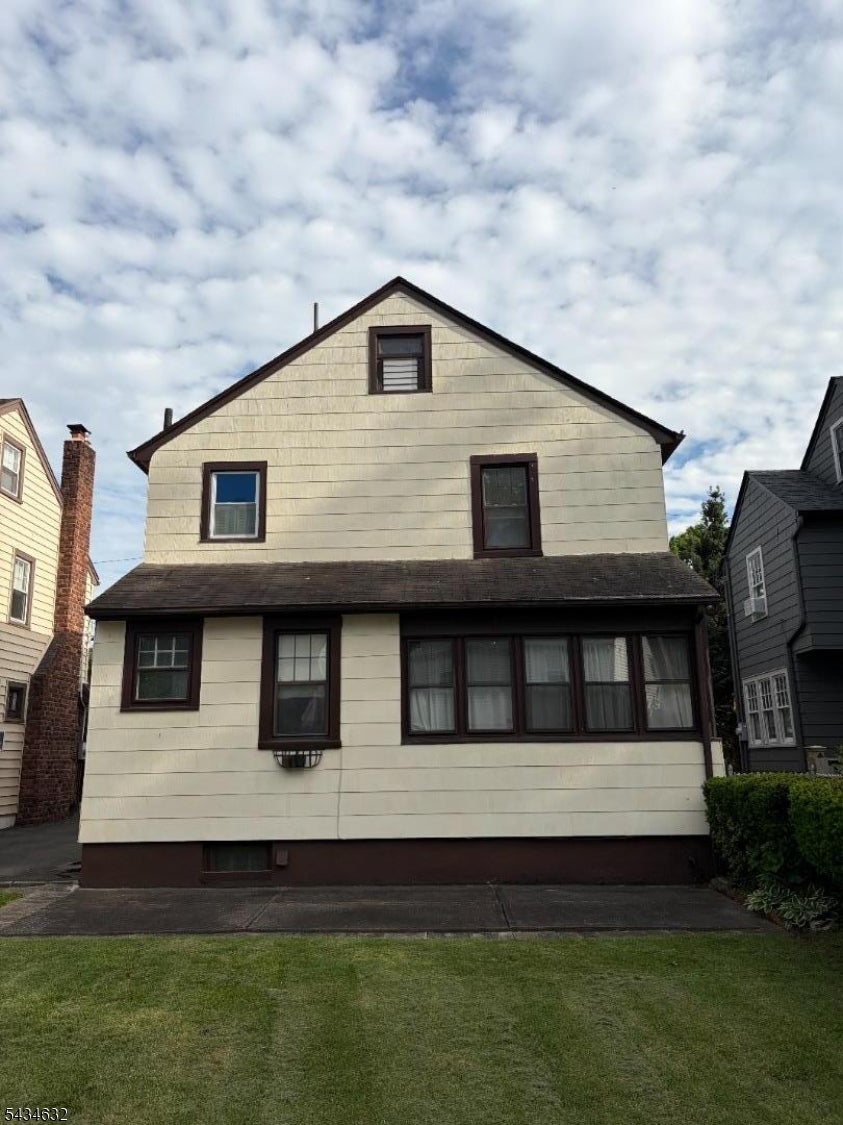 Bloomfield Twp., New Jersey, 07003, United States, 3 Bedrooms Bedrooms, ,1 BathroomBathrooms,Residential,For Sale,2048064