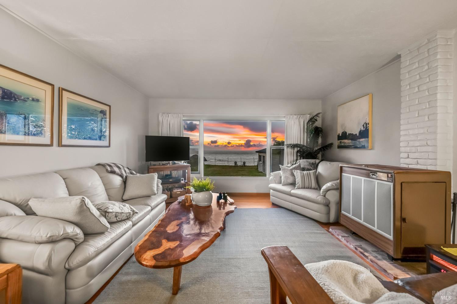 Elk, California, 95432, United States, 2 Bedrooms Bedrooms, ,2 BathroomsBathrooms,Residential,For Sale,1993242