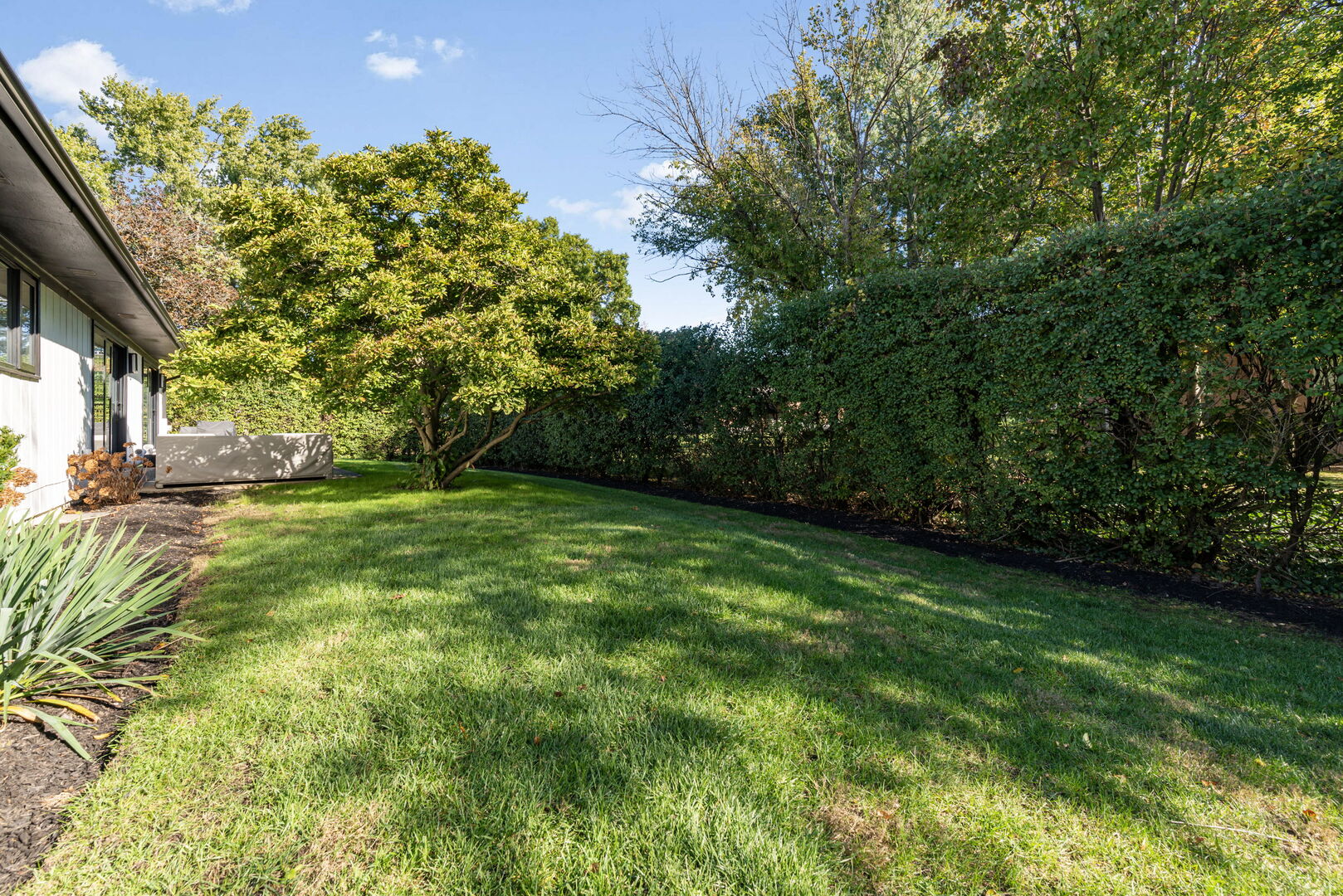 Oak Brook, Illinois, 60523, United States, 3 Bedrooms Bedrooms, ,4 BathroomsBathrooms,Residential,For Sale,1993293