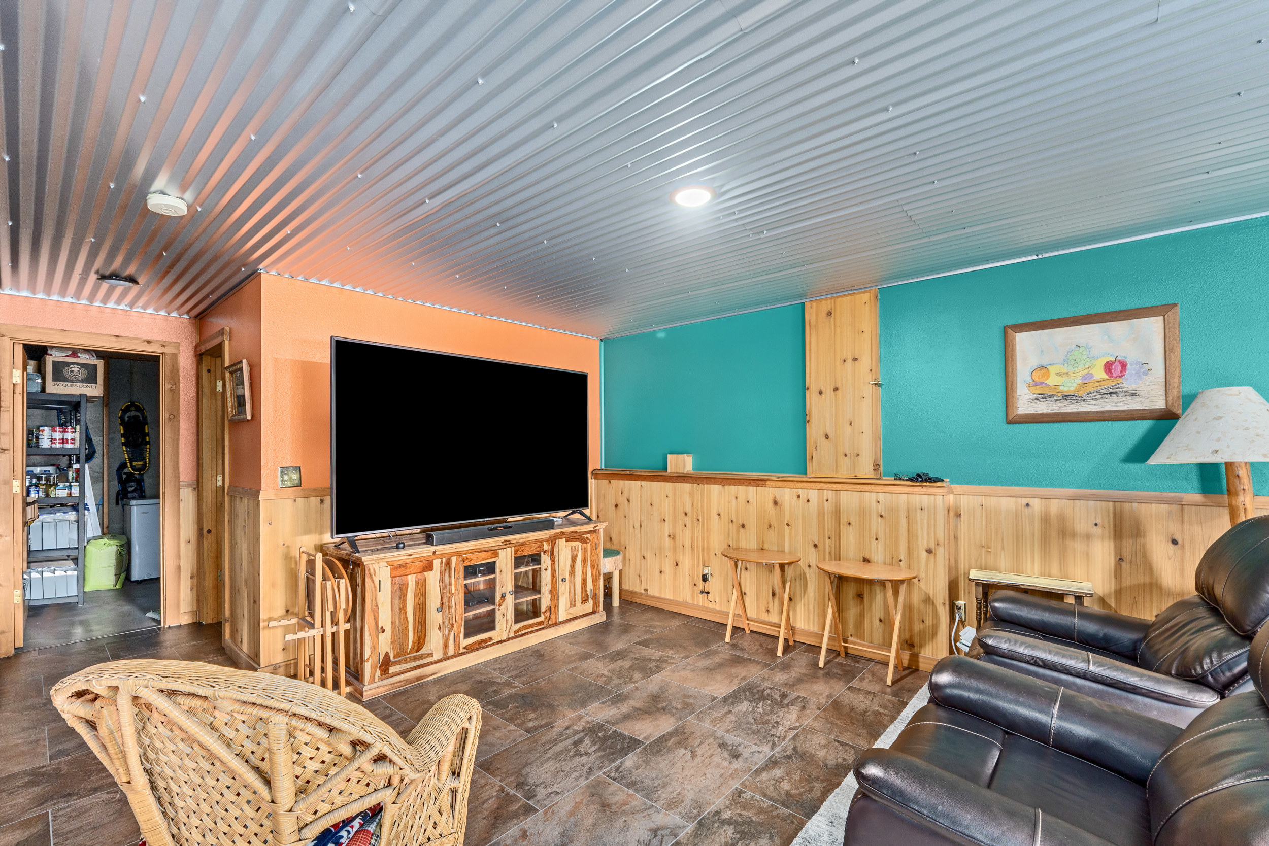 Colville, Washington, 99114, United States, 2 Bedrooms Bedrooms, ,3 BathroomsBathrooms,Residential,For Sale,1763209