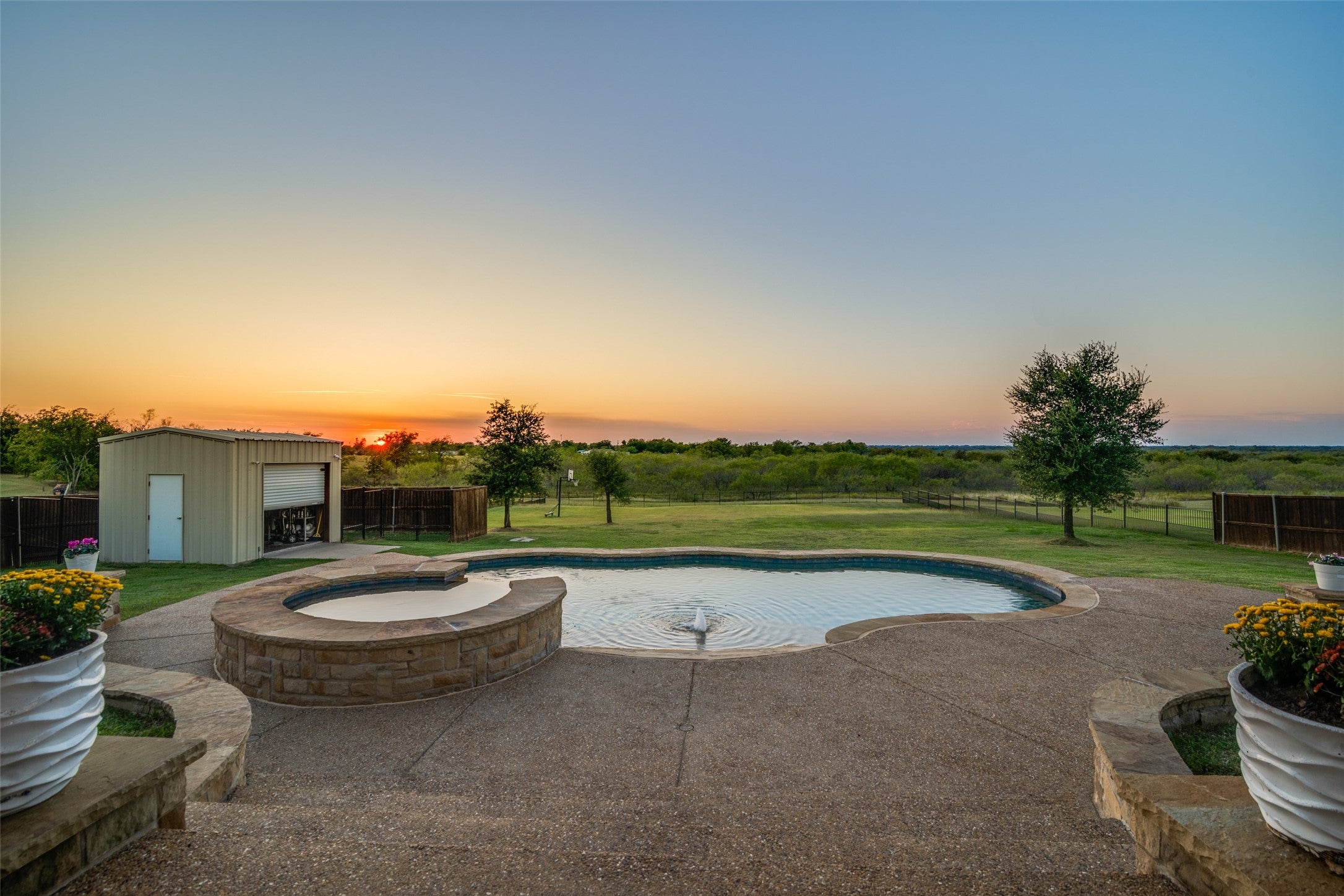 Oak Ridge, Texas, 75142, United States, 3 Bedrooms Bedrooms, ,3 BathroomsBathrooms,Residential,For Sale,1976084