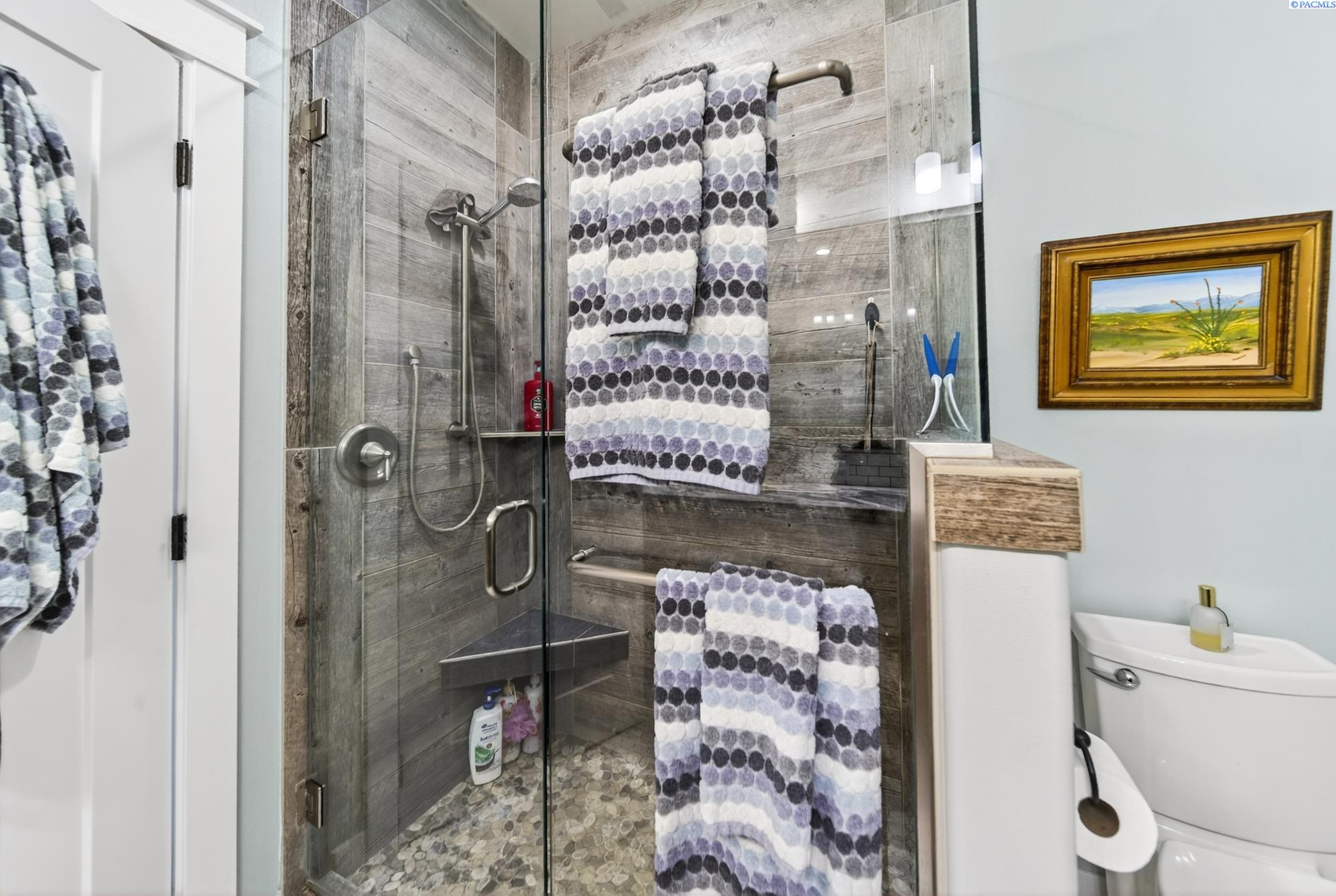 Prosser, Washington, 99350, United States, 3 Bedrooms Bedrooms, ,1 BathroomBathrooms,Residential,For Sale,1998379