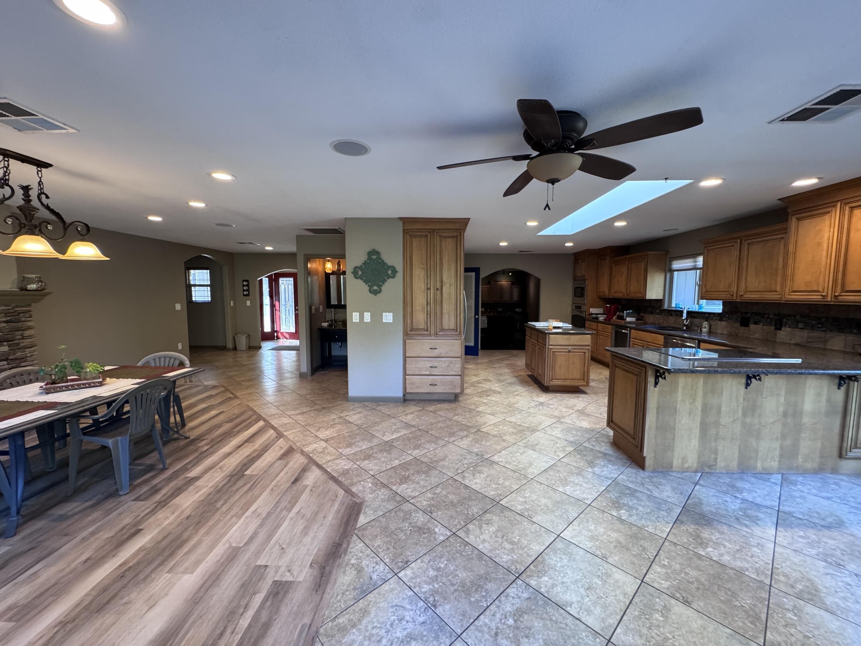 Rogue River, Oregon, 97537, United States, 3 Bedrooms Bedrooms, ,4 BathroomsBathrooms,Residential,For Sale,1982617