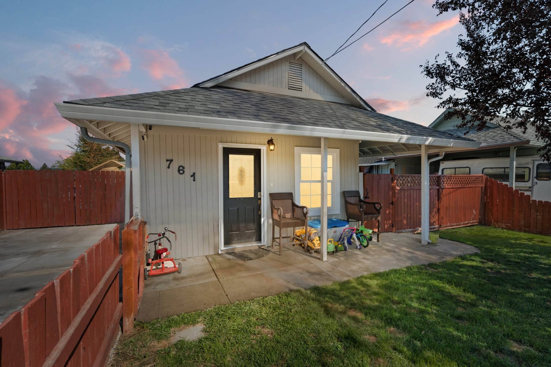  761 Hazel Street Central Point, OR 97502 - 物件實景