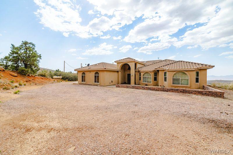 Kingman, Arizona, 86401, United States, 3 Bedrooms Bedrooms, ,2 BathroomsBathrooms,Residential,For Sale,1980873