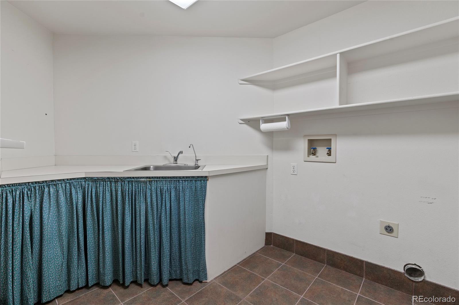 Evergreen, Colorado, 80439, United States, 3 Bedrooms Bedrooms, ,1 BathroomBathrooms,Residential,For Sale,1986477