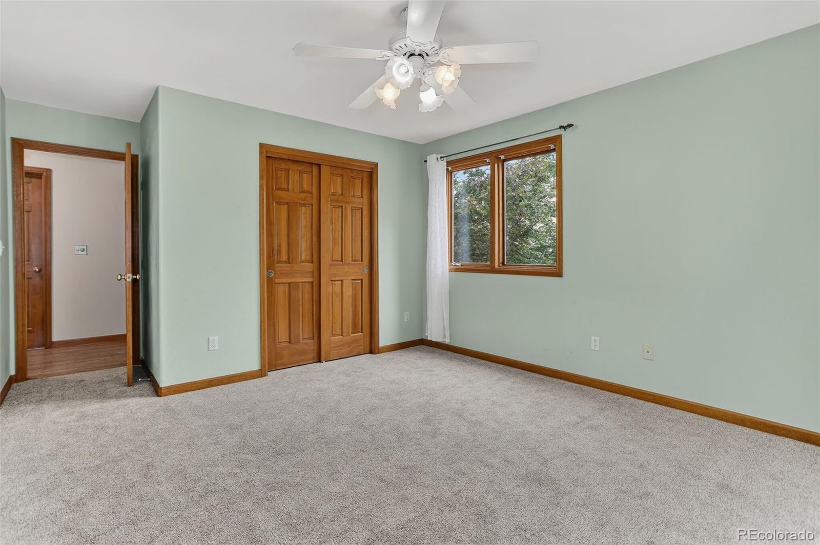 Littleton, Colorado, 80127, United States, 4 Bedrooms Bedrooms, ,3 BathroomsBathrooms,Residential,For Sale,1992155