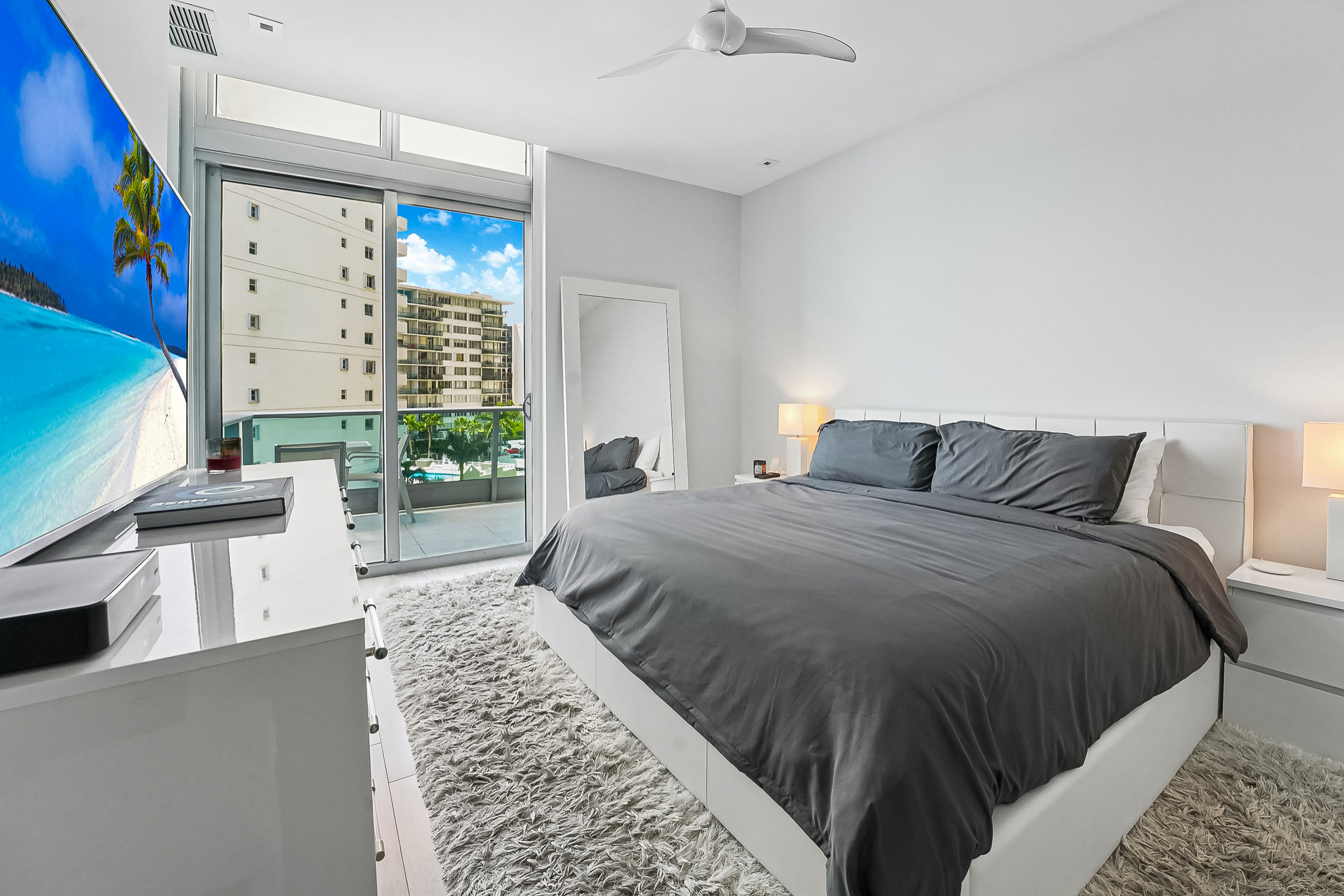  1331 Brickell Bay Dr, Miami, FL, 33131 - 物件實景