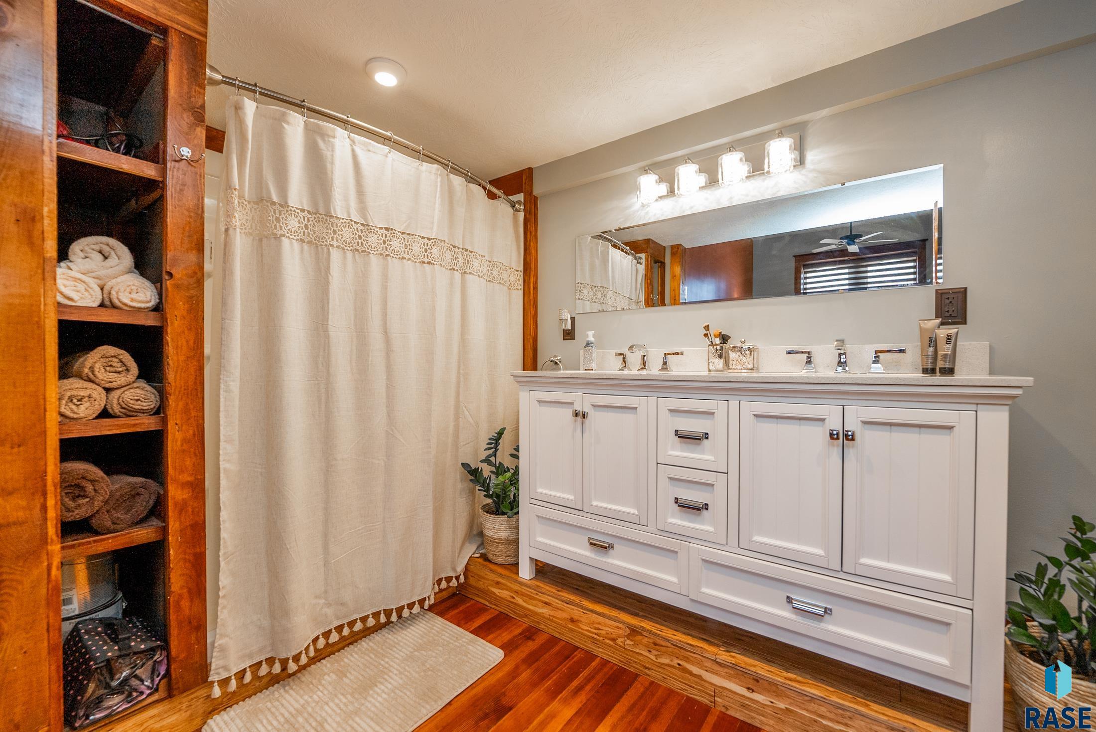 Hartford, South Dakota, 57033, United States, ,Residential,For Sale,1974524