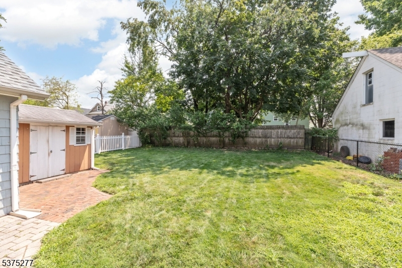 Garwood Boro, New Jersey, 07027, United States, 3 Bedrooms Bedrooms, ,2 BathroomsBathrooms,Residential,For Sale,1908282