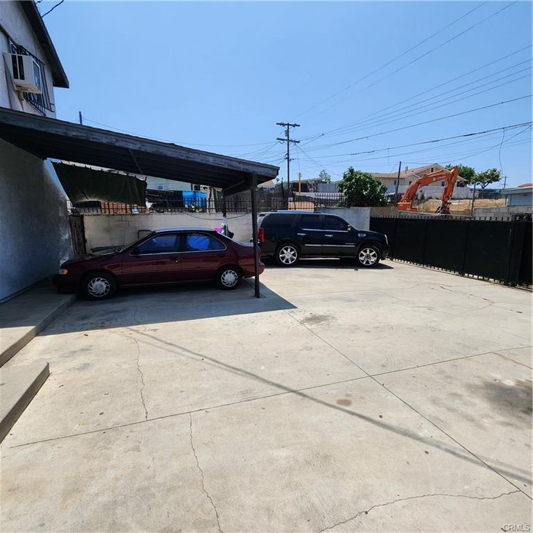 Los Angeles, California, 90023, United States, 9 Bedrooms Bedrooms, ,5 BathroomsBathrooms,Residential,For Sale,1855896