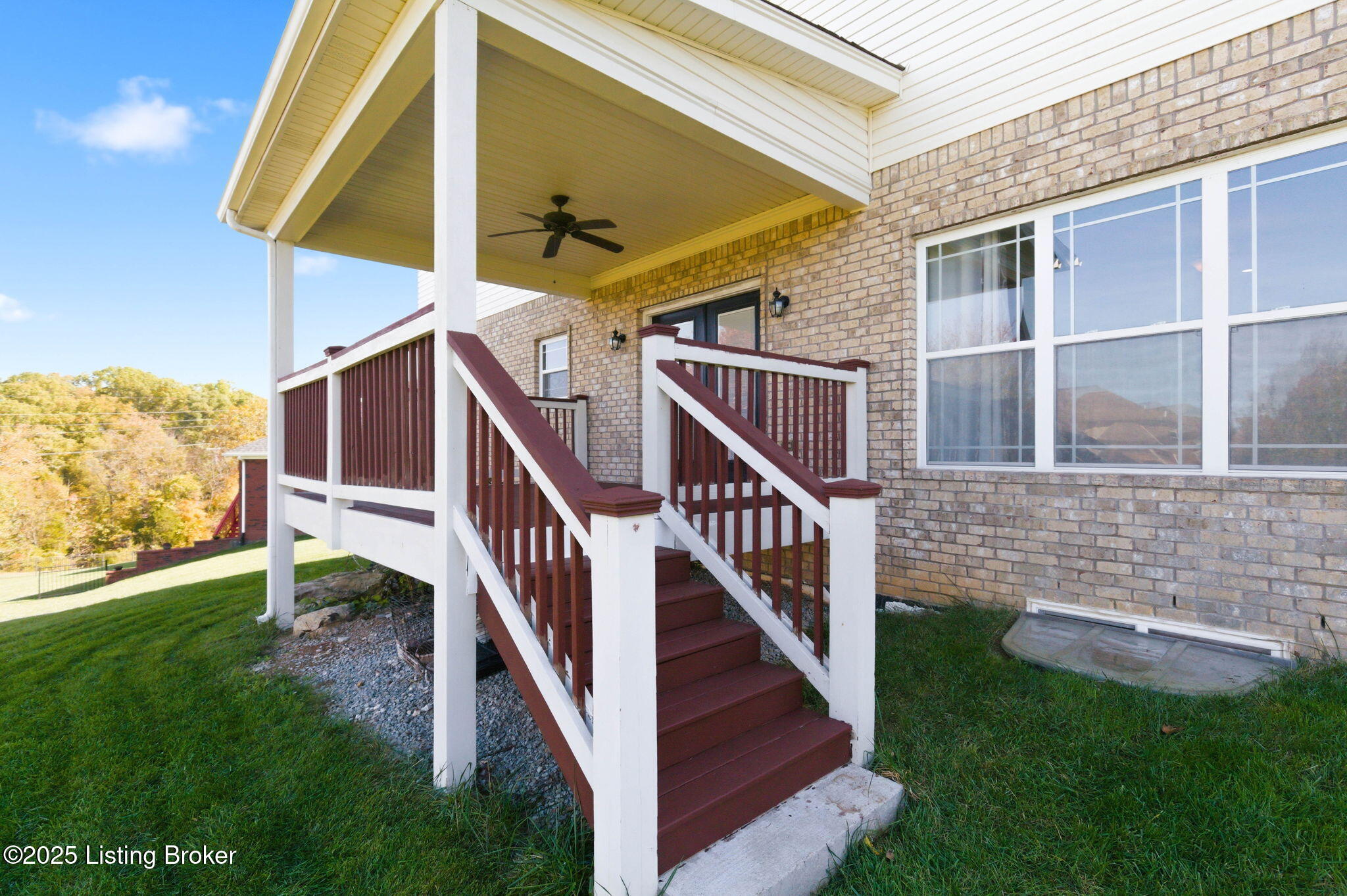 La Grange, Kentucky, 40031, United States, 5 Bedrooms Bedrooms, ,4 BathroomsBathrooms,Residential,For Sale,1971685