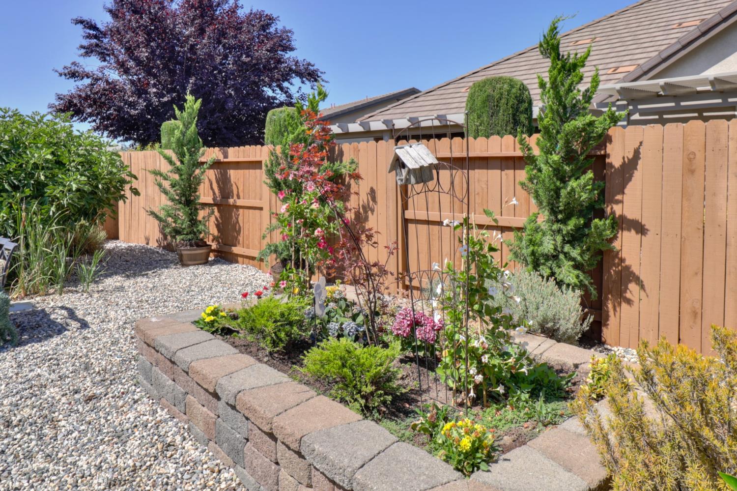 Elk Grove, California, 95757, United States, 3 Bedrooms Bedrooms, ,2 BathroomsBathrooms,Residential,For Sale,1917062