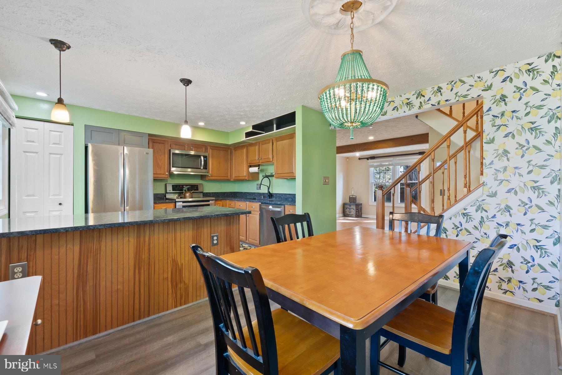 Centreville, Virginia, 20121, United States, 3 Bedrooms Bedrooms, ,4 BathroomsBathrooms,Residential,For Sale,1974352