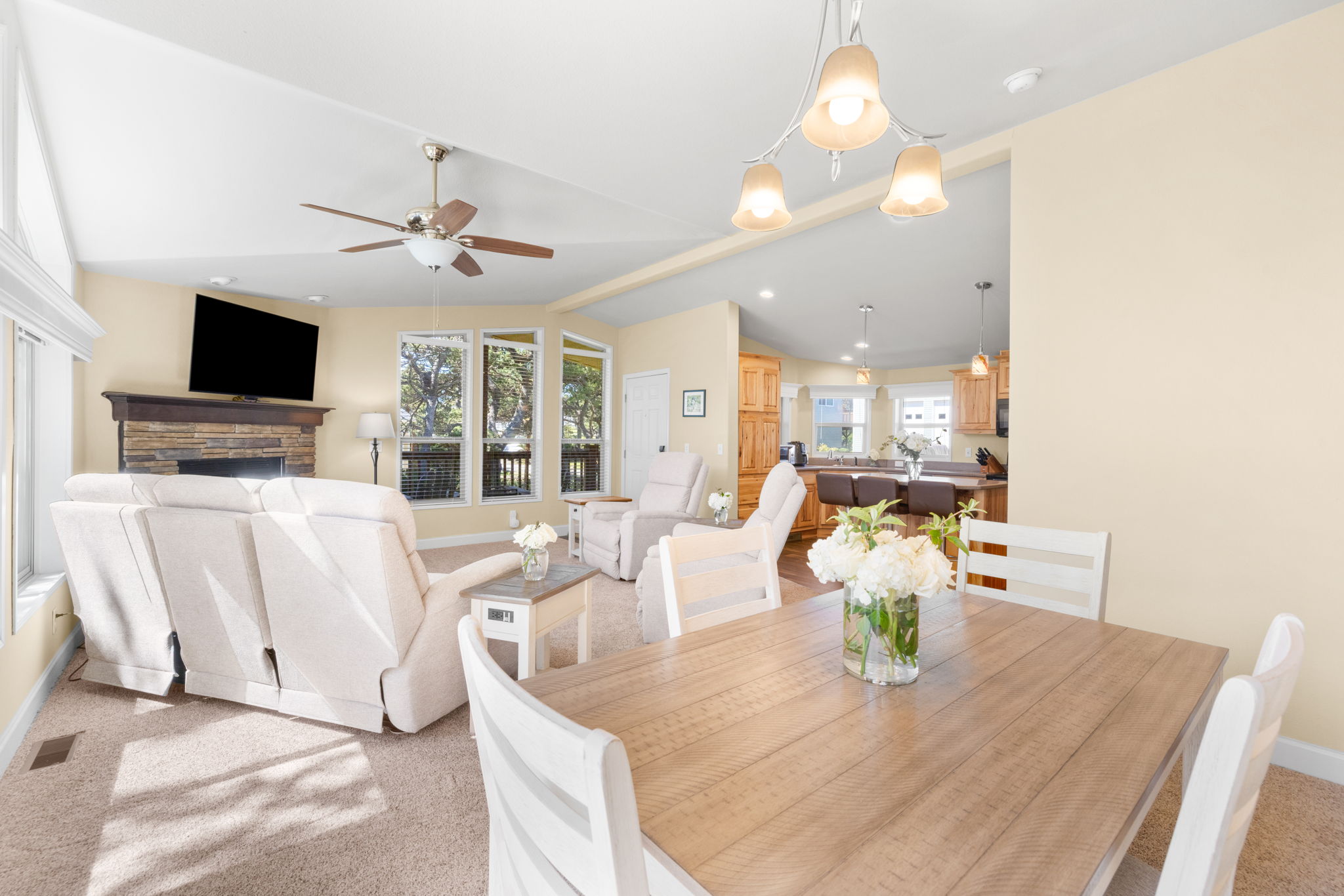 Cloverdale, Oregon, 97135, United States, 2 Bedrooms Bedrooms, ,2 BathroomsBathrooms,Residential,For Sale,1983657