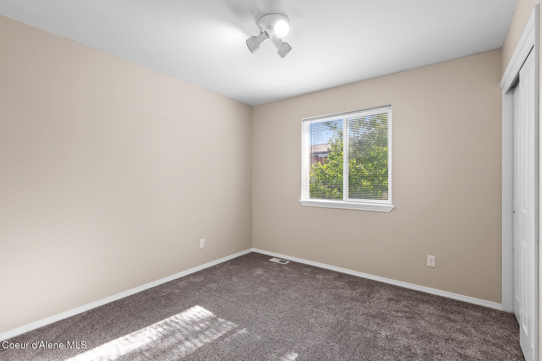 Hayden, Idaho, 83835, United States, 4 Bedrooms Bedrooms, ,3 BathroomsBathrooms,Residential,For Sale,1909154