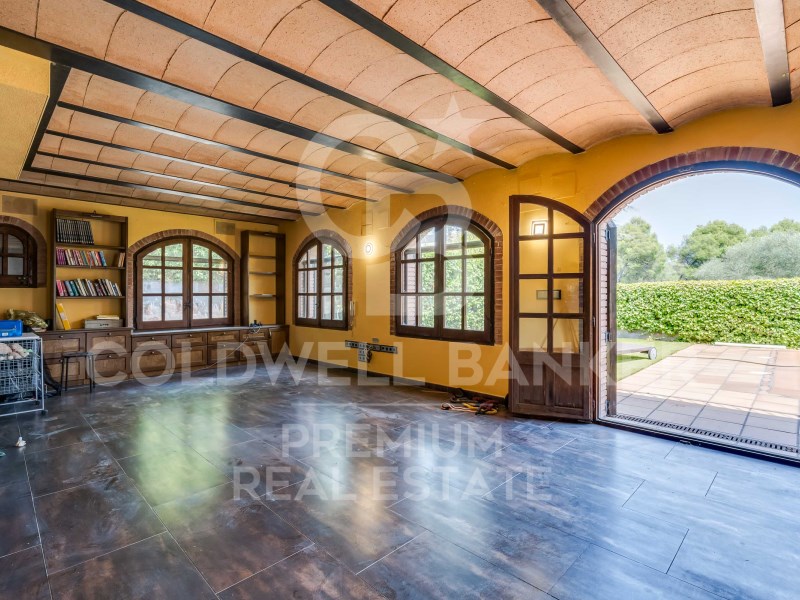 Cerdanyola del Vallès, Catalonia, ES, 4 Bedrooms Bedrooms, ,4 BathroomsBathrooms,Residential,For Sale,1613649