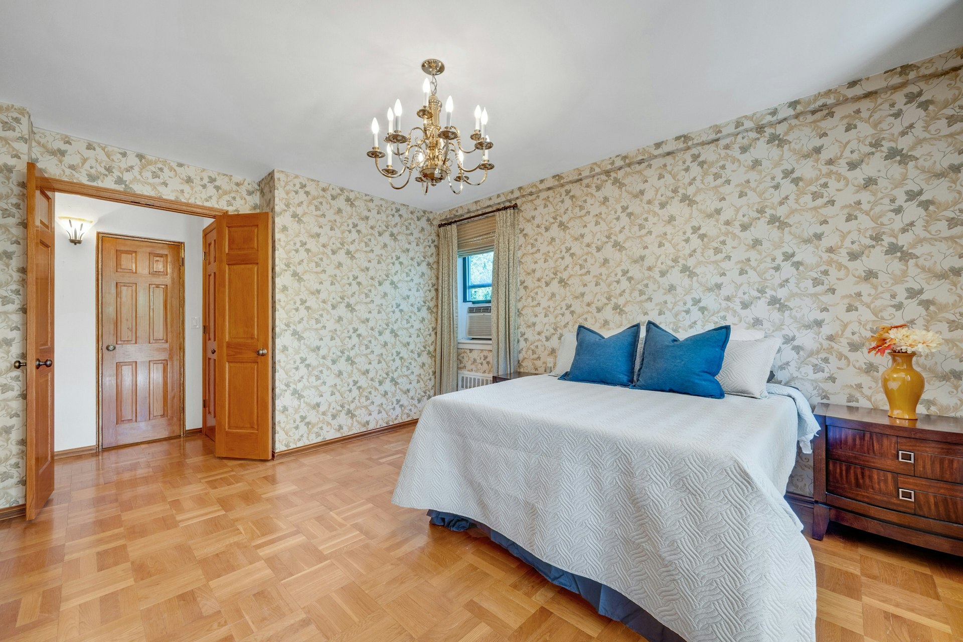  735 Kappock Street - 物件實景