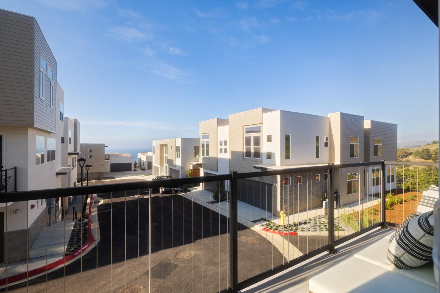 Pacifica, California, 94044, United States, 4 Bedrooms Bedrooms, ,4 BathroomsBathrooms,Residential,For Sale,2003276