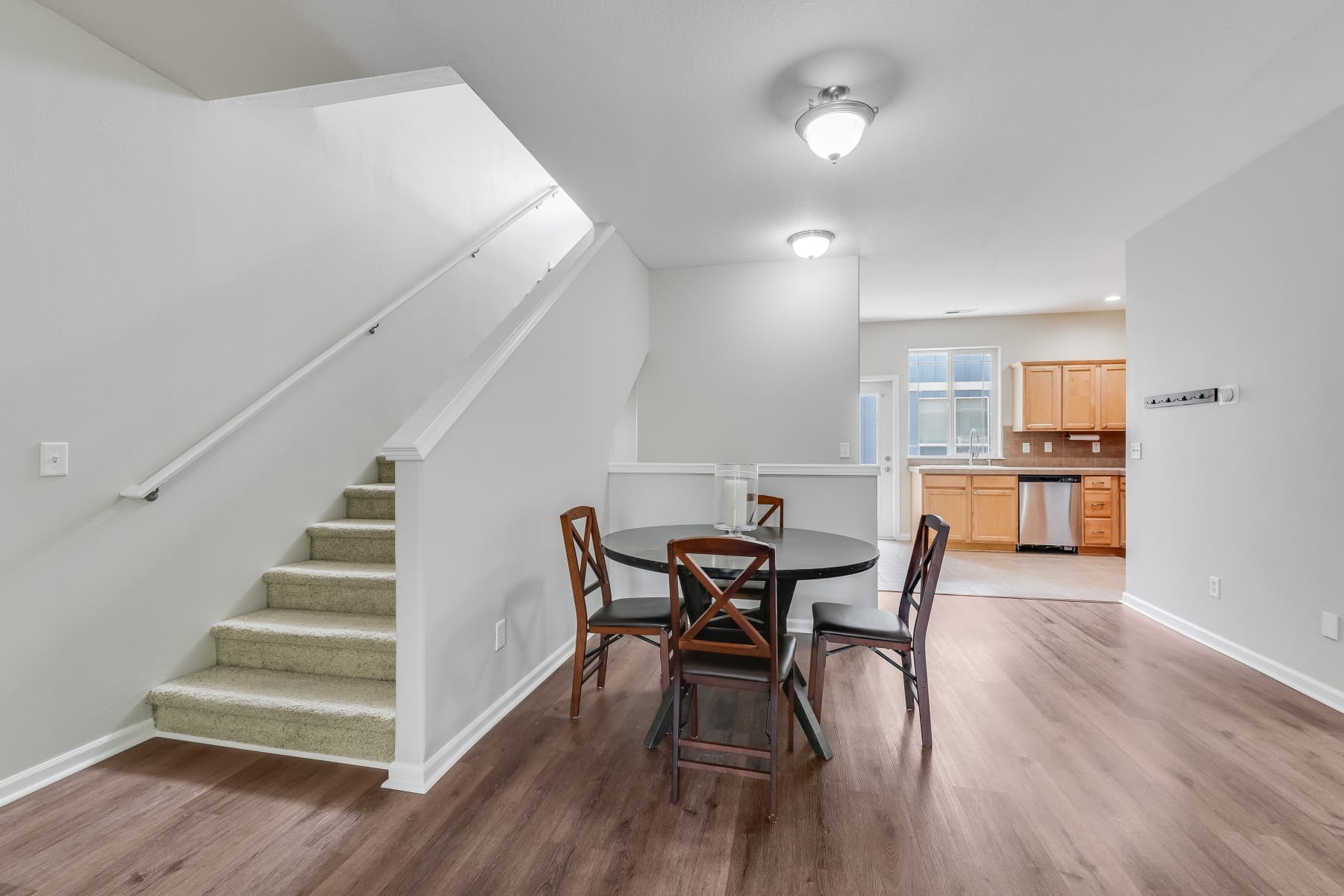  2106 CHARLIE CT Forest Grove, OR 97116 - 物件實景