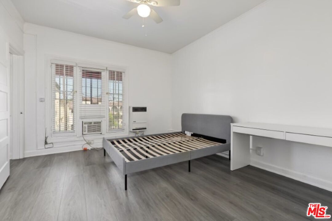 Los Angeles, California, 90007, United States, 15 Bedrooms Bedrooms, ,Residential,For Sale,1971327