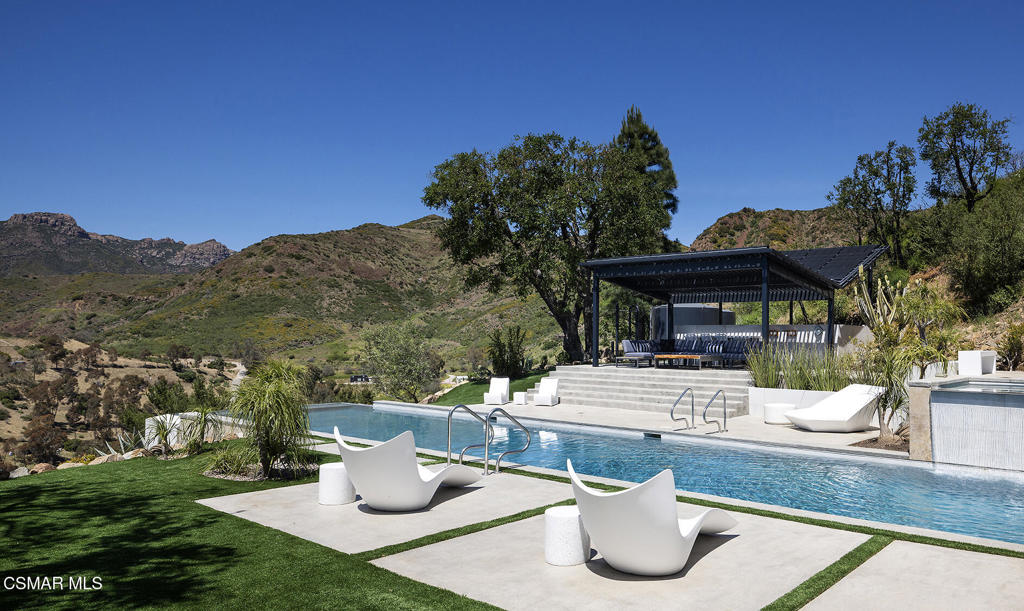 Malibu, California, 90265, United States, 4 Bedrooms Bedrooms, ,3 BathroomsBathrooms,Residential,For Sale,1732105
