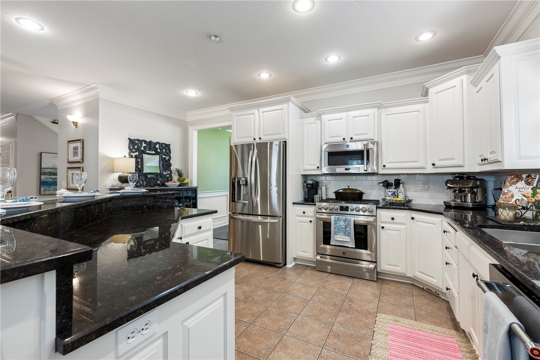 2370 E Meandering Way, Fayetteville, Arkansas, 72701, United States, 4 Bedrooms Bedrooms, ,5 BathroomsBathrooms,Residential,For Sale,2370 E Meandering Way,1618973