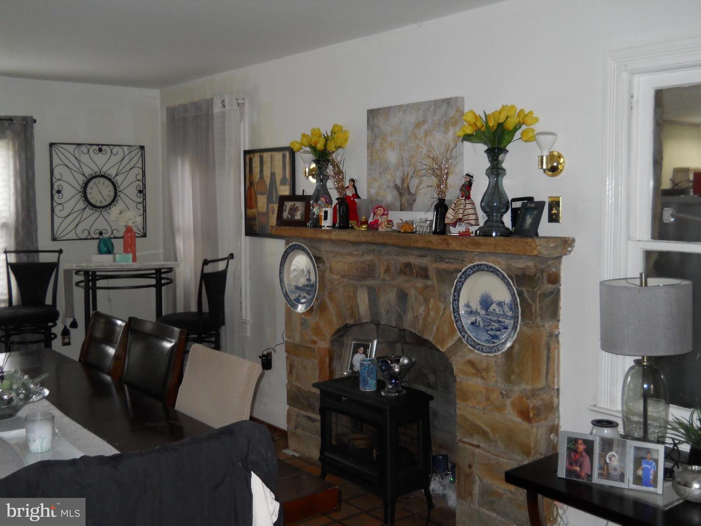 Fairfax, Virginia, 22030, United States, 4 Bedrooms Bedrooms, ,4 BathroomsBathrooms,Residential,For Sale,1991943