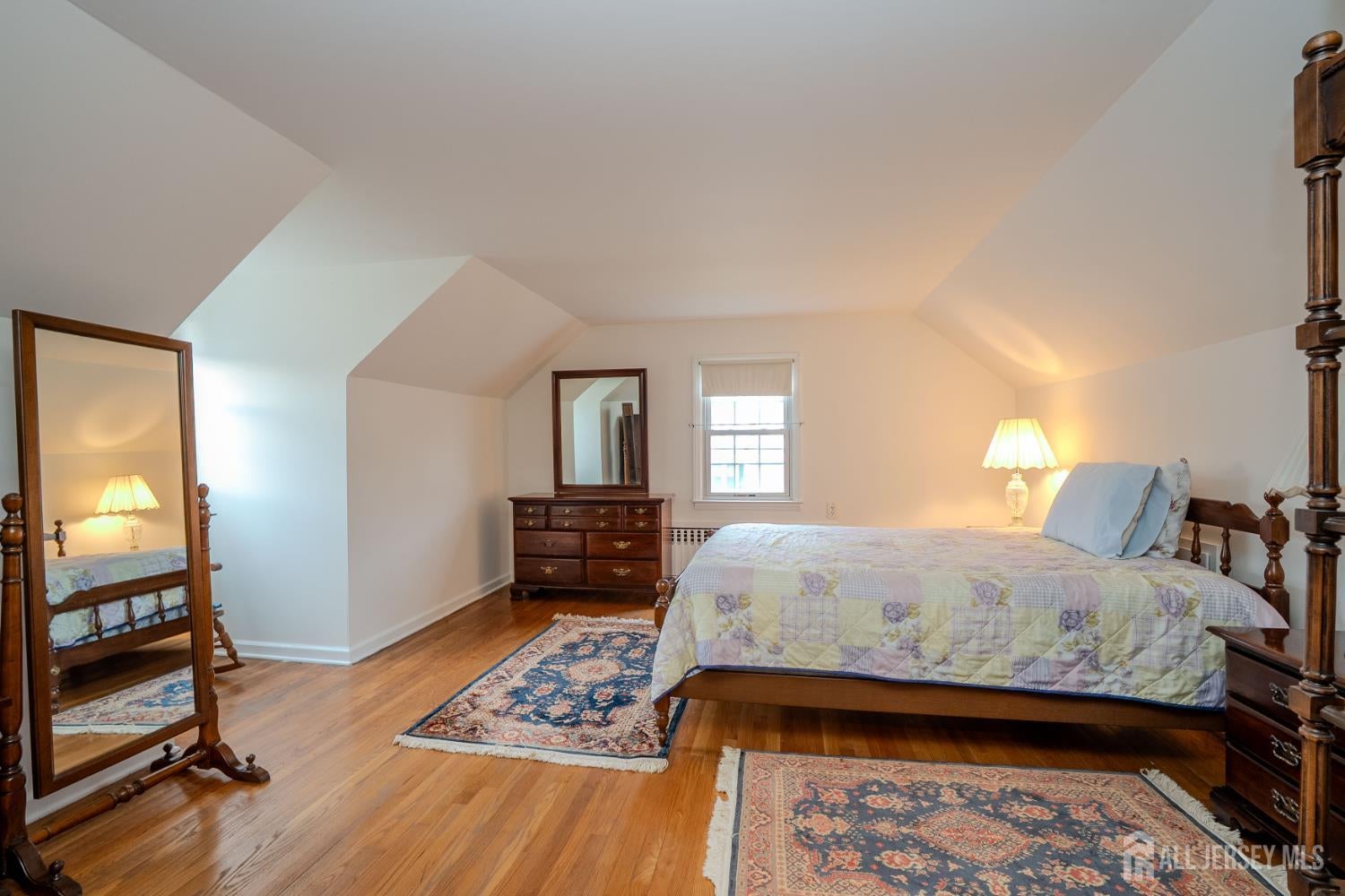 New Brunswick, New Jersey, 08901, United States, 3 Bedrooms Bedrooms, ,2 BathroomsBathrooms,Residential,For Sale,1992583