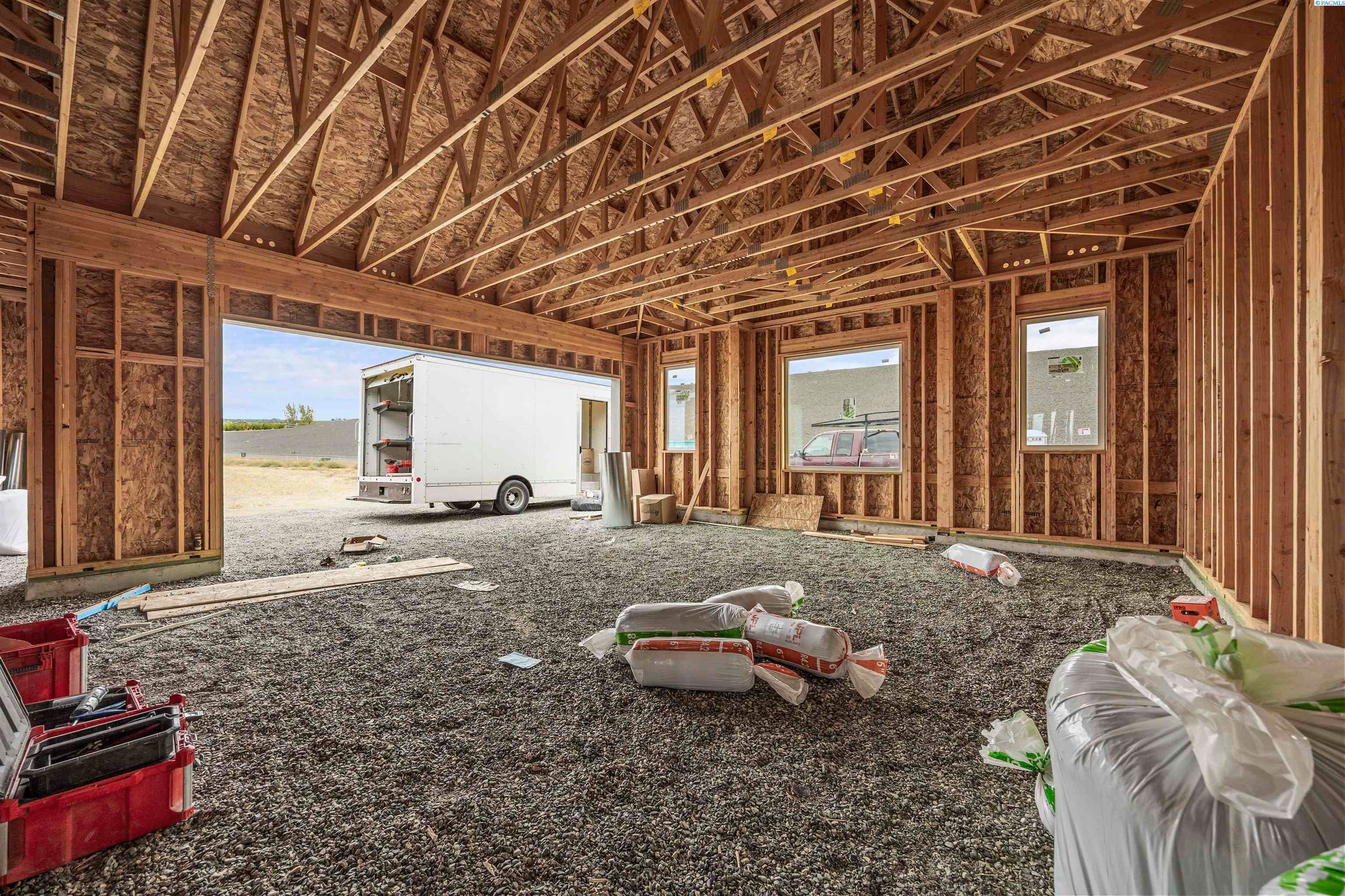 Pasco, Washington, 99301, United States, 4 Bedrooms Bedrooms, ,2 BathroomsBathrooms,Residential,For Sale,1978072