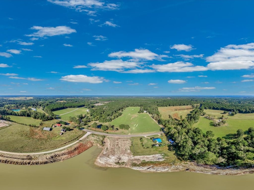 Huntington, Texas, 75949, United States, 4 Bedrooms Bedrooms, ,2 BathroomsBathrooms,Residential,For Sale,1975169