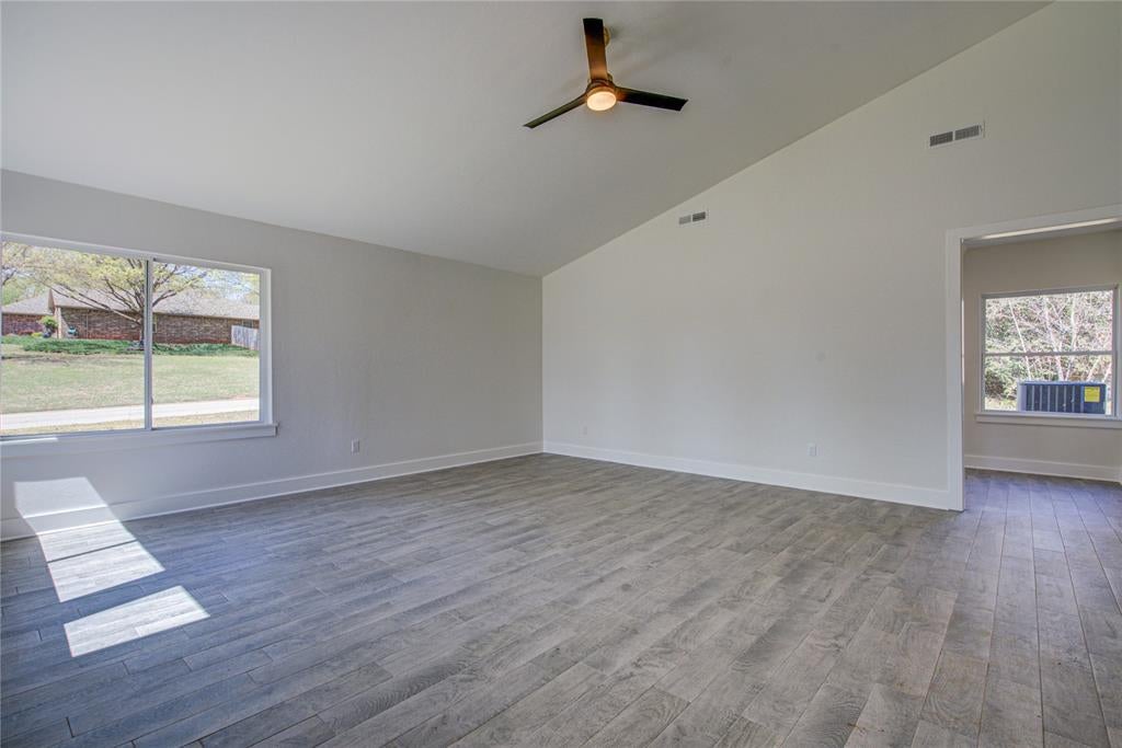 Purcell, Oklahoma, 73080, United States, 4 Bedrooms Bedrooms, ,4 BathroomsBathrooms,Residential,For Sale,1766644