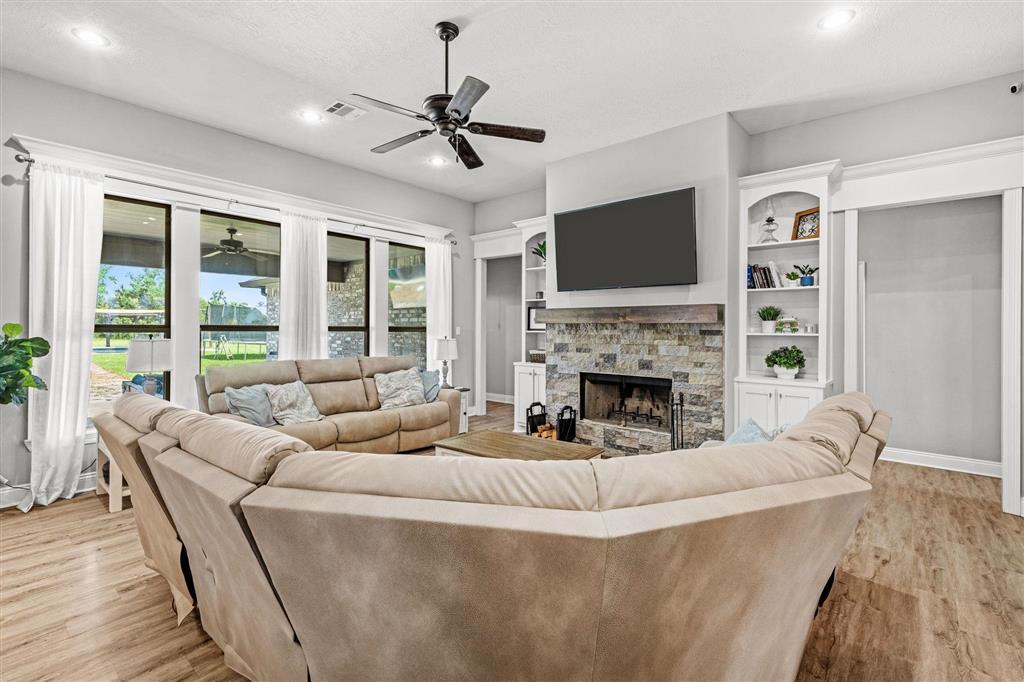 Lake Charles, Louisiana, 70611, United States, 4 Bedrooms Bedrooms, ,4 BathroomsBathrooms,Residential,For Sale,1925040