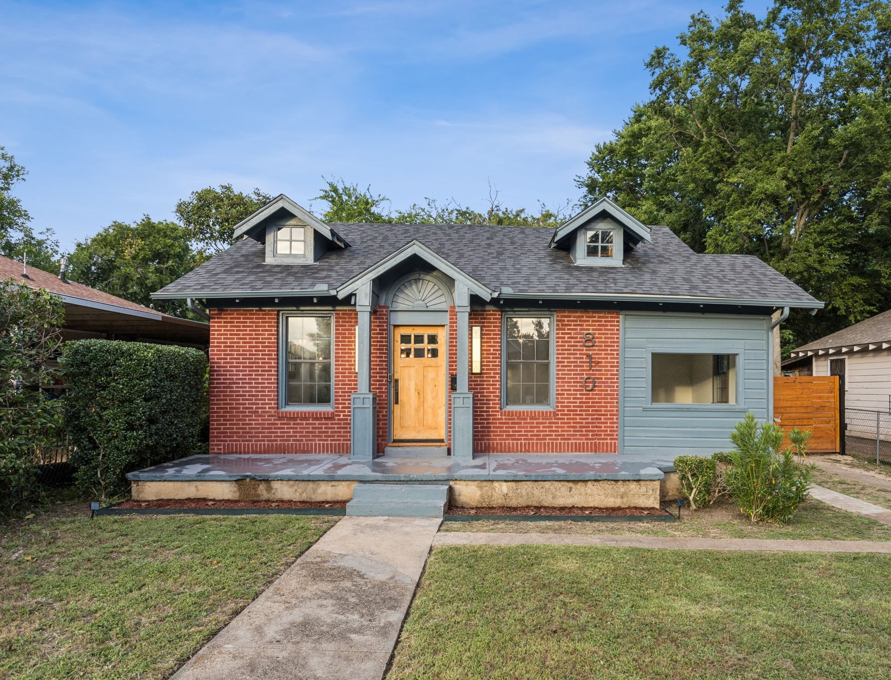 Dallas, Texas, 75208, United States, 3 Bedrooms Bedrooms, ,3 BathroomsBathrooms,Residential,For Sale,1926377