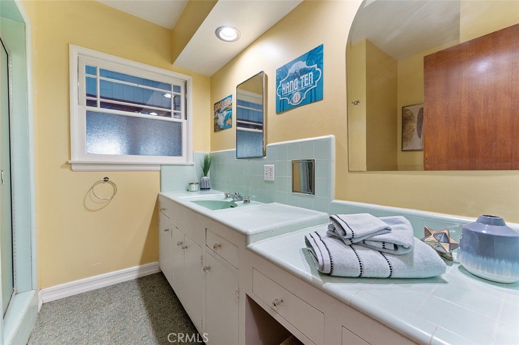 Riverside, California, 92506, United States, 4 Bedrooms Bedrooms, ,3 BathroomsBathrooms,Residential,For Sale,1973908