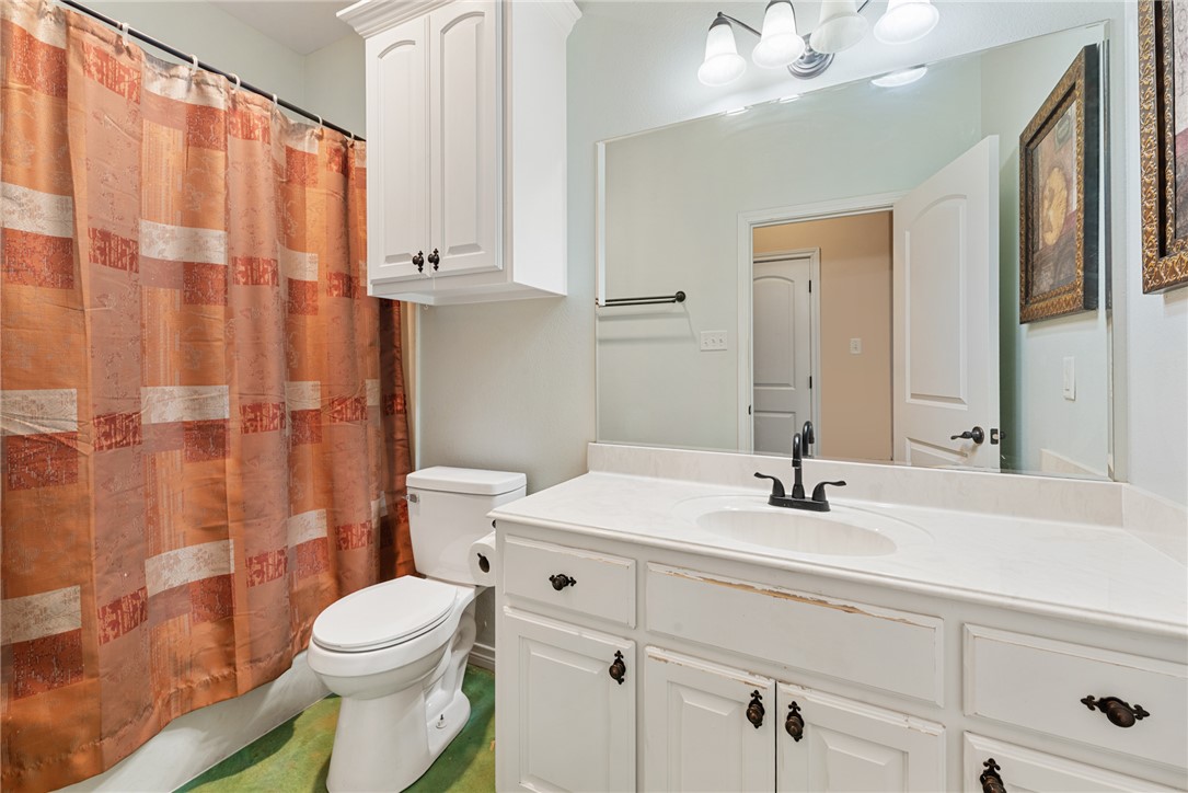 Normangee, Texas, 77871, United States, 4 Bedrooms Bedrooms, ,3 BathroomsBathrooms,Residential,For Sale,1938377