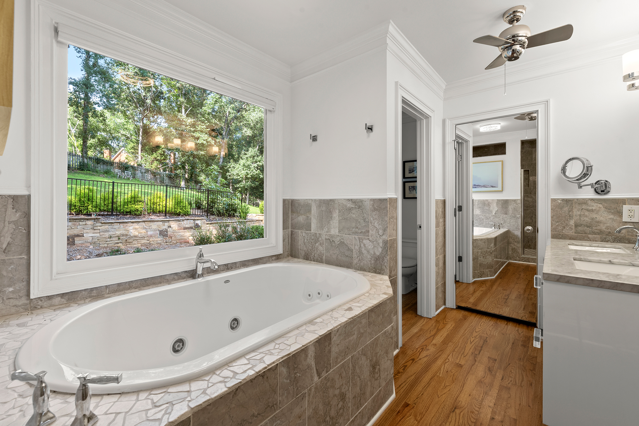  Move-in Ready Stunner in Highly Coveted Swim/Tennis Spalding Lake - 物件實景